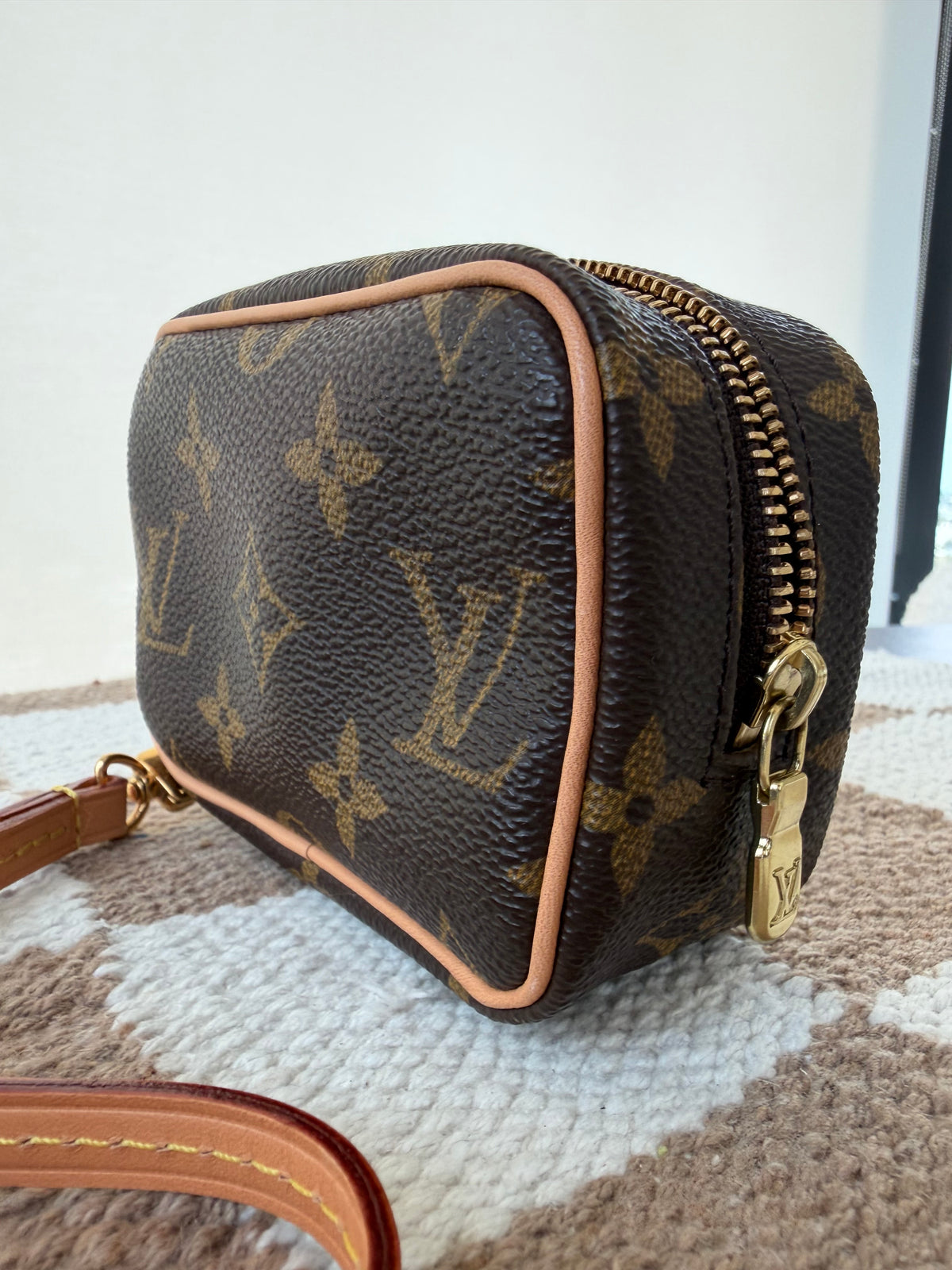 SOLD - Louis Vuitton Wapity