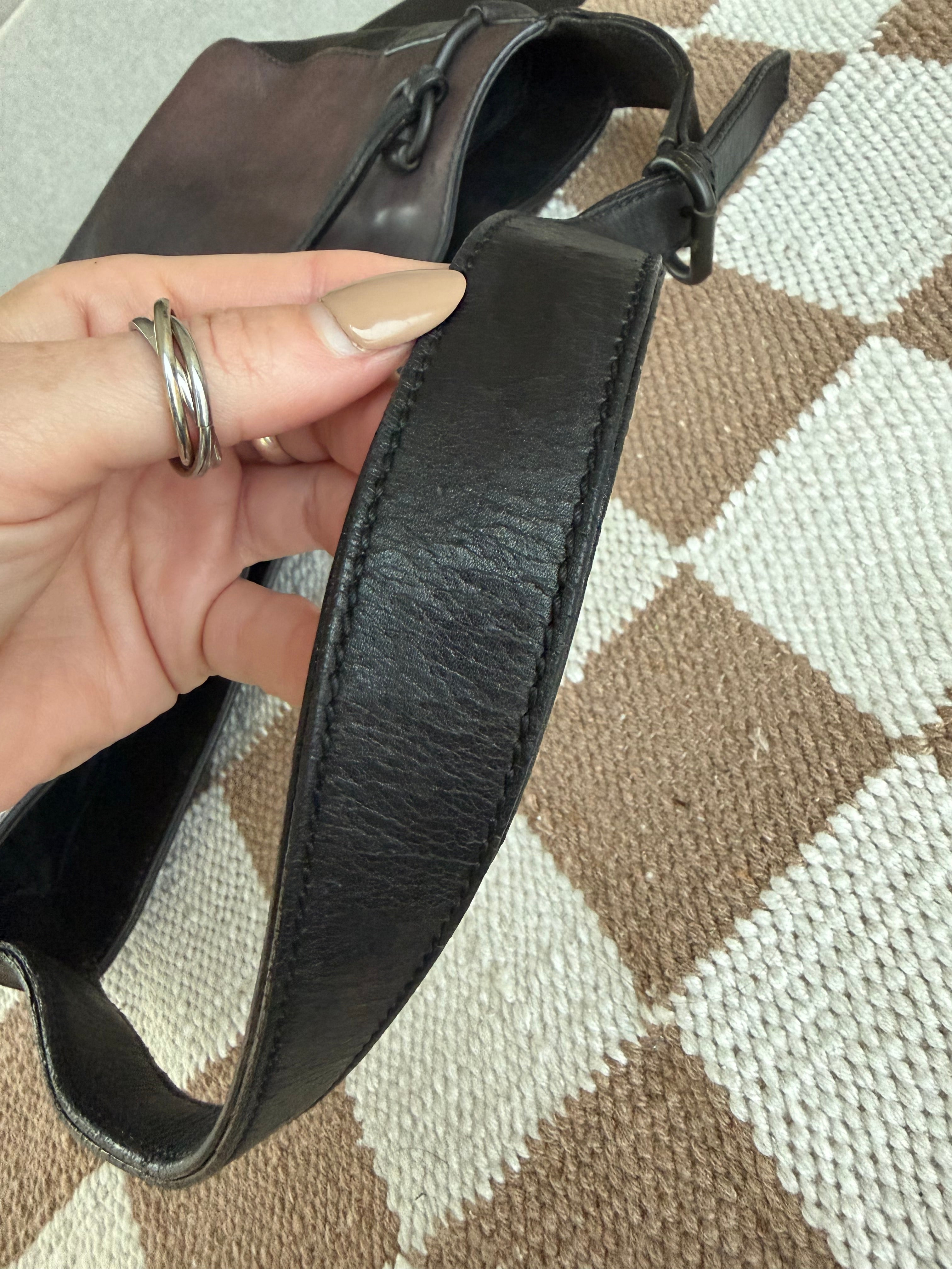 Gucci Leather Shoulder Bag – Vintage