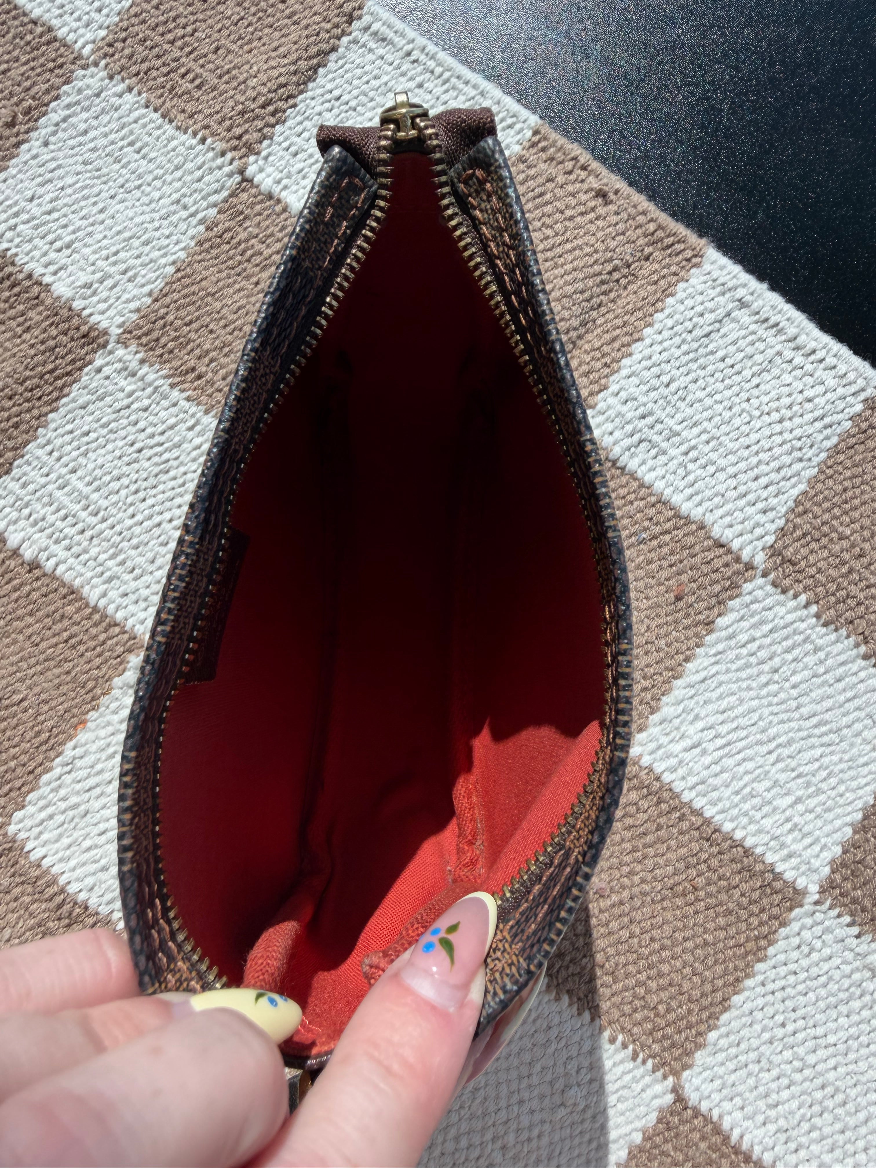 Louis Vuitton Damier Ebene Pochette