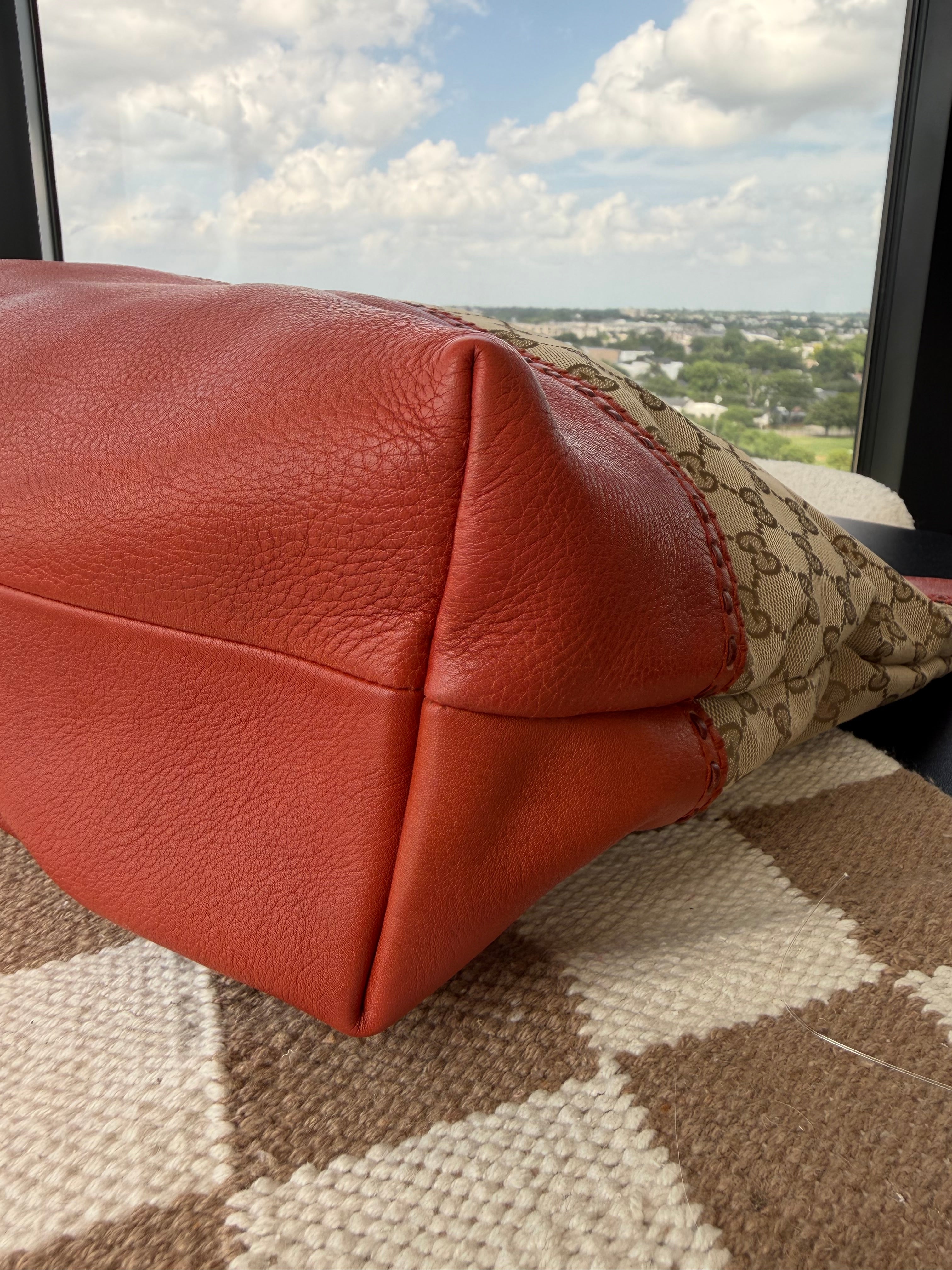 Gucci GG Canvas Laidback Crafty