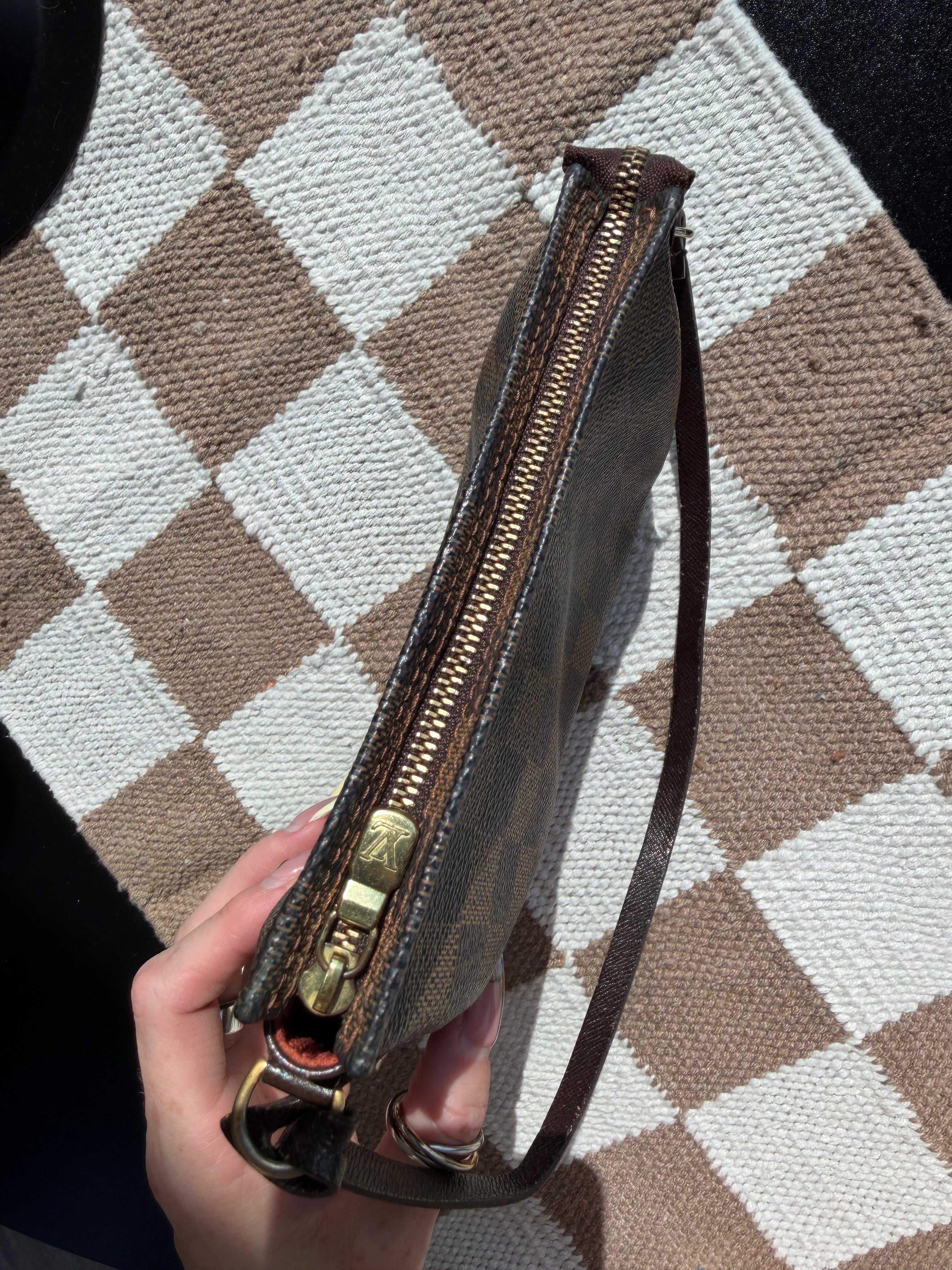 Louis Vuitton Damier Ebene Pochette