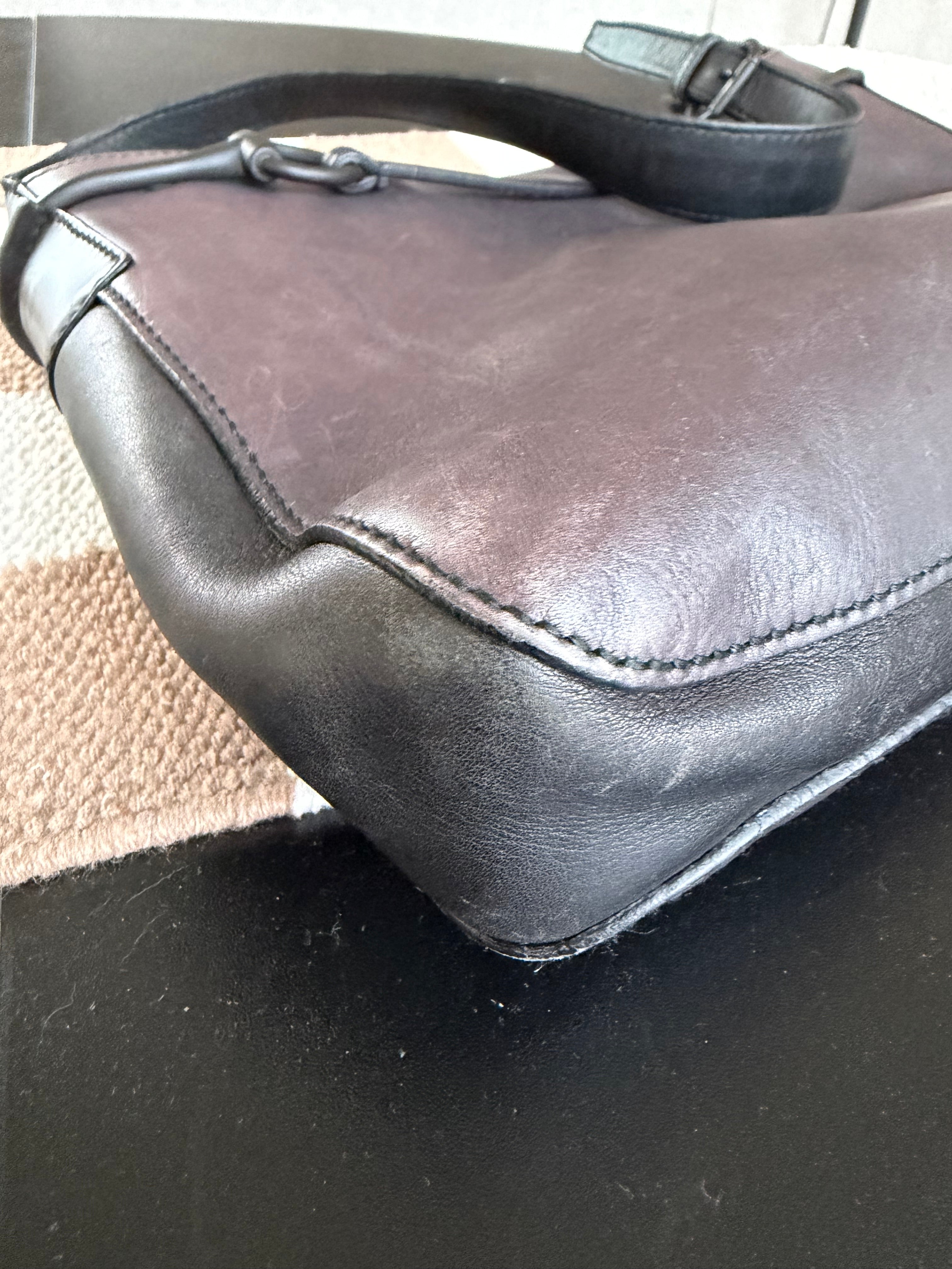 Gucci Leather Shoulder Bag – Vintage