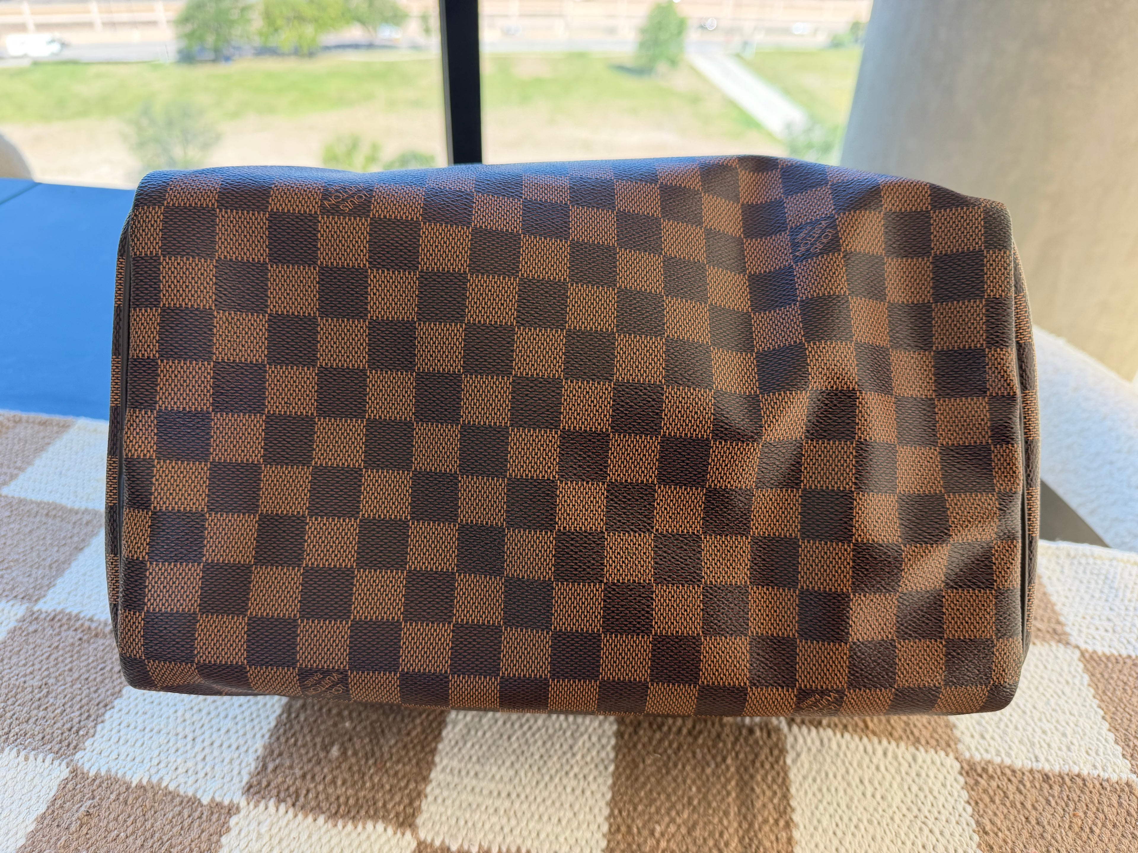Louis Vuitton Speedy 30