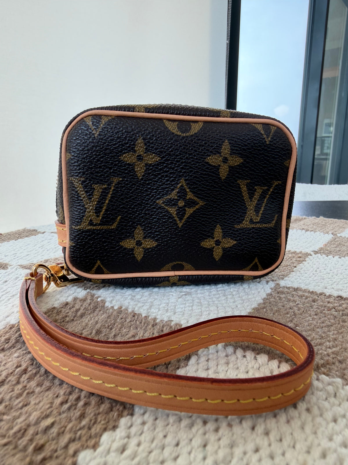 SOLD - Louis Vuitton Wapity