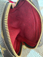 SOLD - Louis Vuitton Wapity