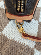 SOLD - Louis Vuitton Wapity