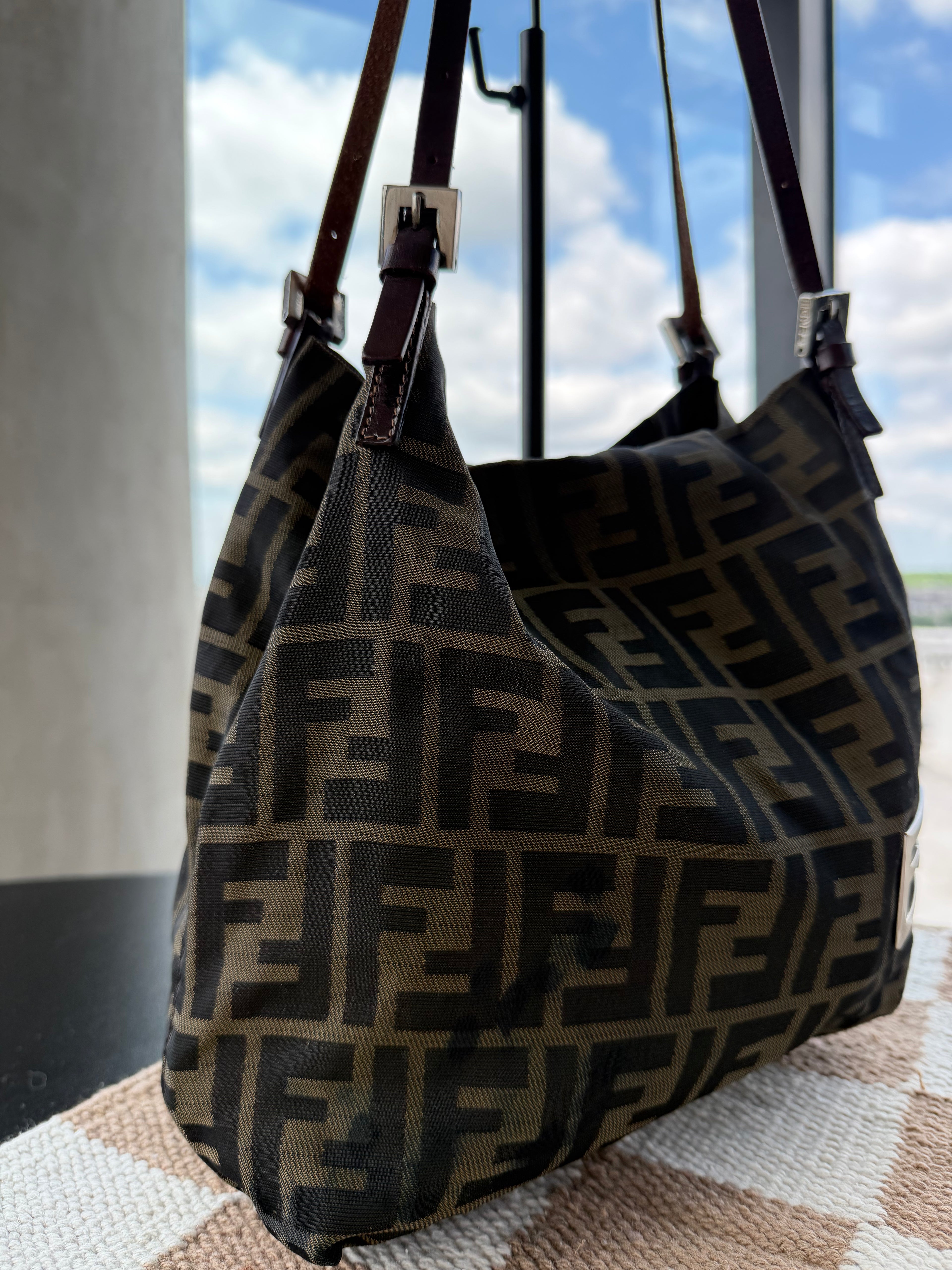 SOLD - Fendi Vintage Shopper Sac