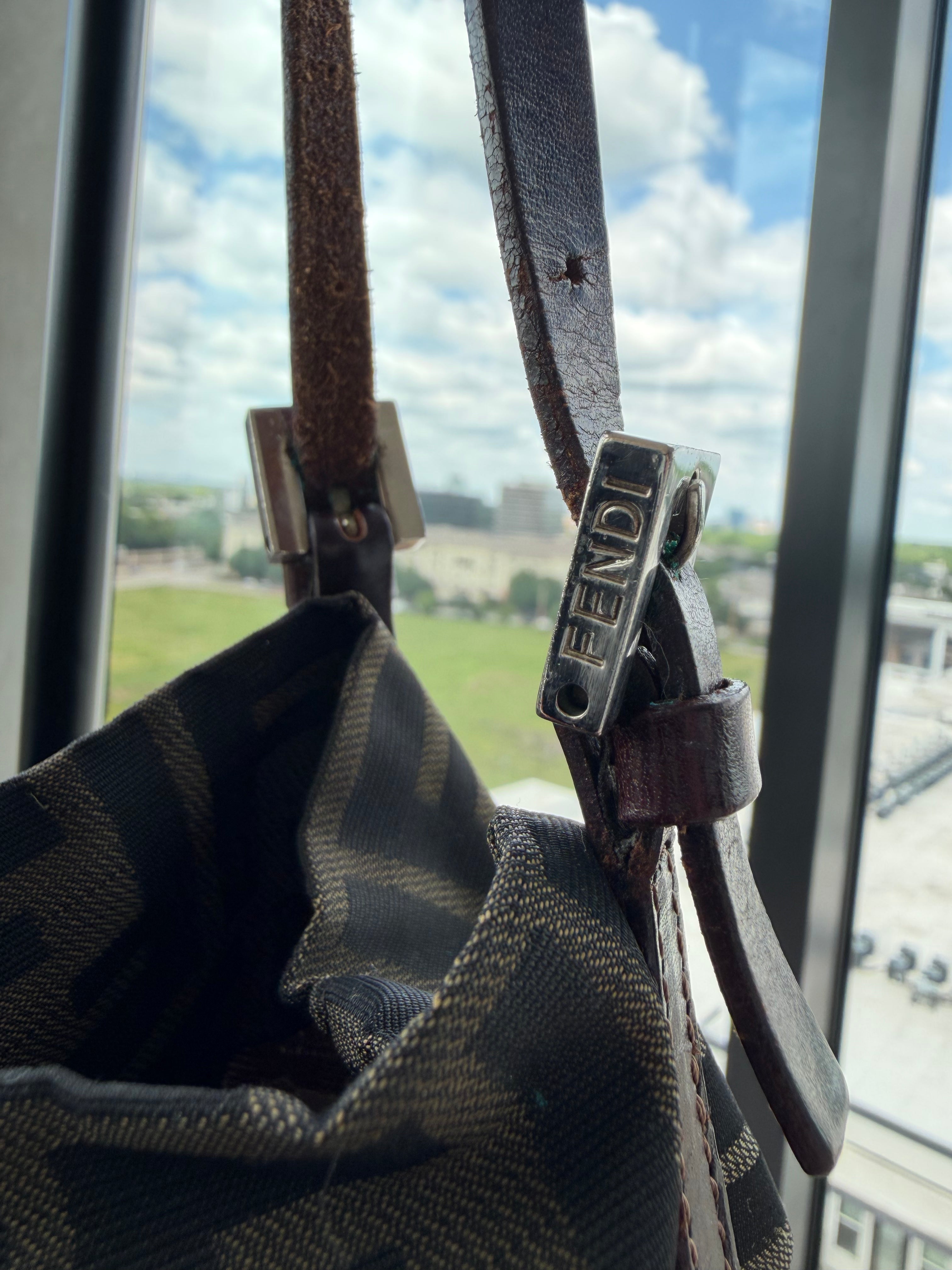 SOLD - Fendi Vintage Shopper Sac