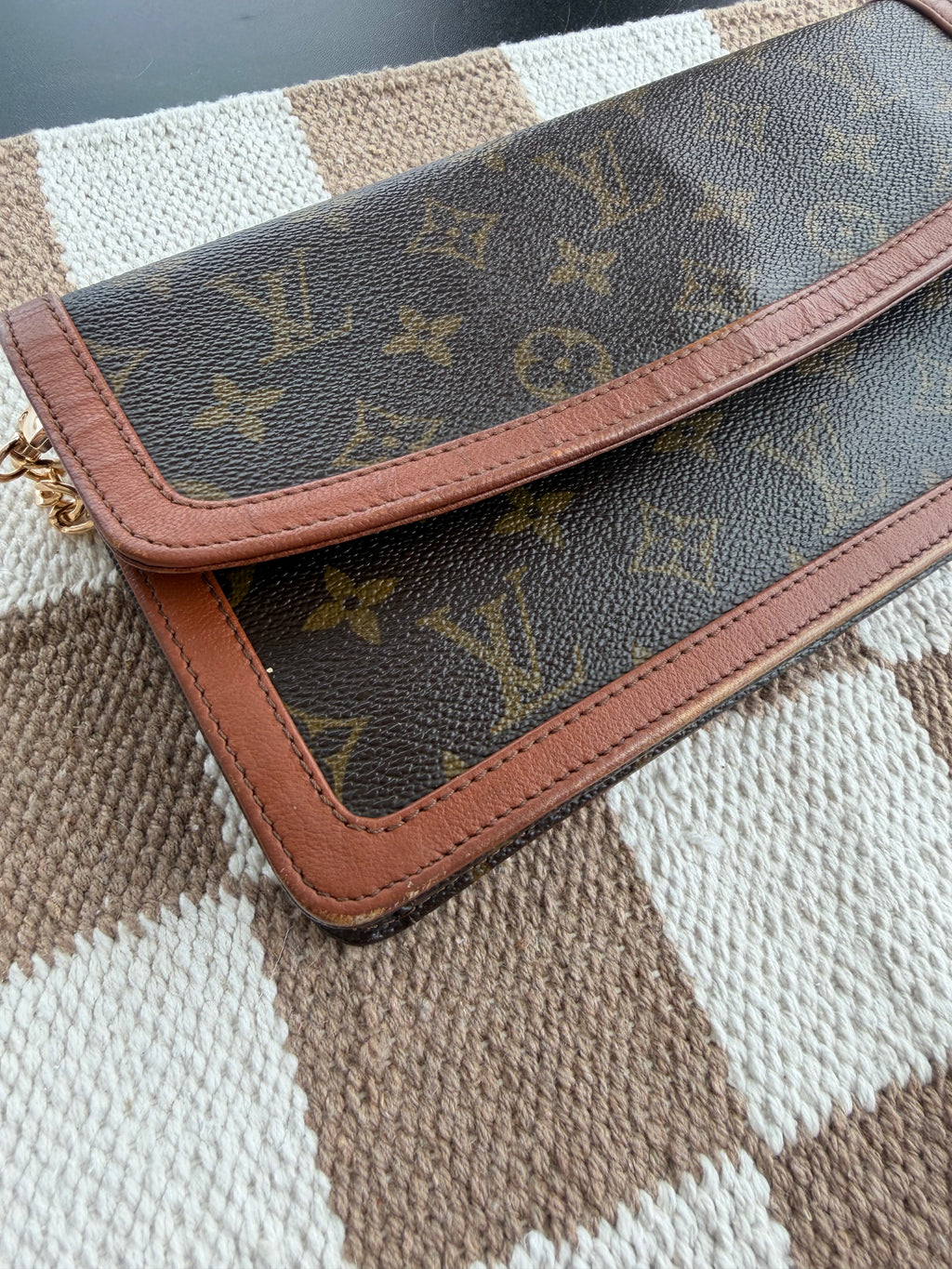 LV Pochette Dame 26