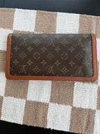 LV Pochette Dame 26