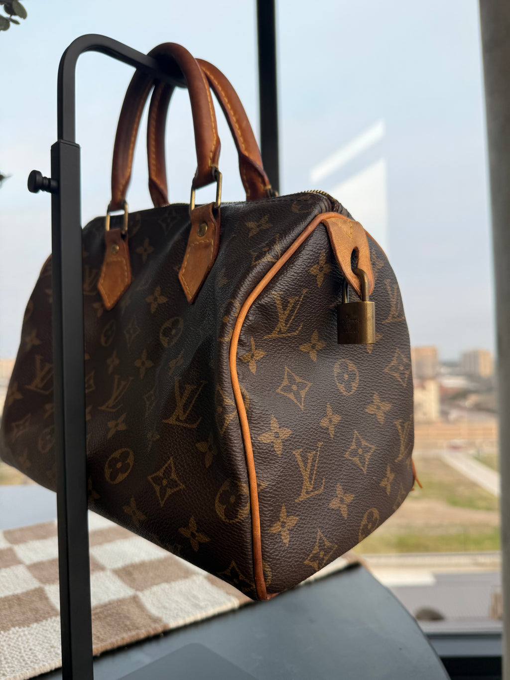 Vintage LV Speedy 25 in Monogram Canvas