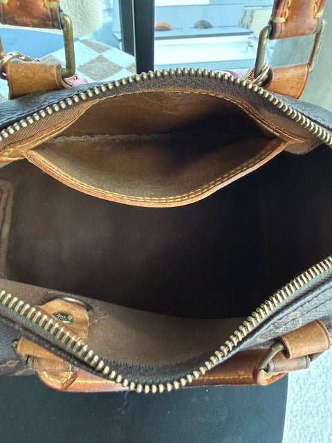 Vintage LV Speedy 25 in Monogram Canvas