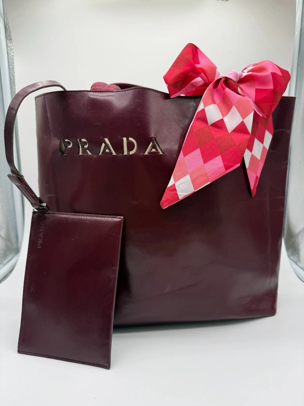 Prada Spazzolato Leather Tote bag in Burgundy