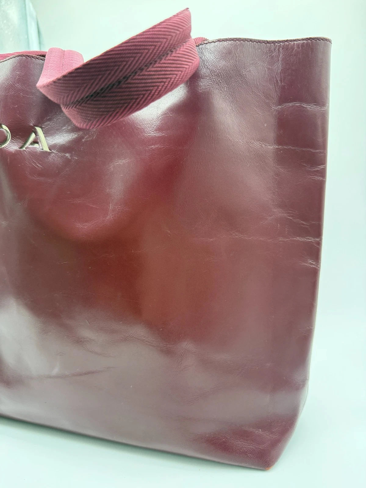 Prada Spazzolato Leather Tote bag in Burgundy